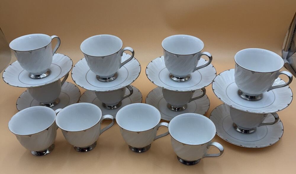 20 Piece Vintage Footed Cups And Saucers Harmony House Heirloom Fine China #351